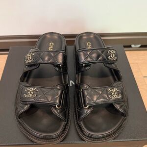 100% authentic CHANEL Black Calfskin “dad” Sandals with CC Logo size39